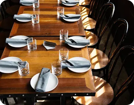 Table avec couverts